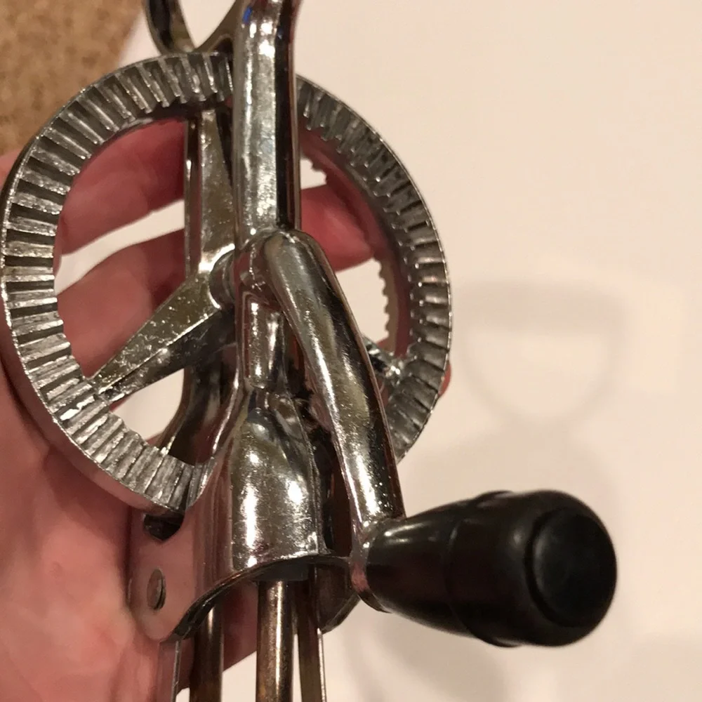 Maid of Honor USA vintage handheld eggbeater stainless steel crank blender EUC